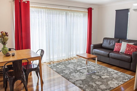 One Of A Kind Apartments - Maitland Accommodation 7
