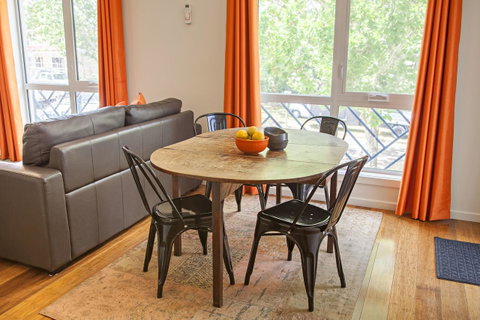 One Of A Kind Apartments - Maitland Accommodation 5