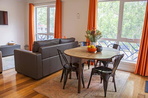 One Of A Kind Apartments - Maitland Accommodation 4