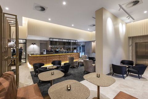 Deco Hotel Canberra - Maitland Accommodation 3