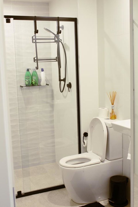 Stylish, Modern, Cute As A Button - Braddon CBD - Maitland Accommodation 8