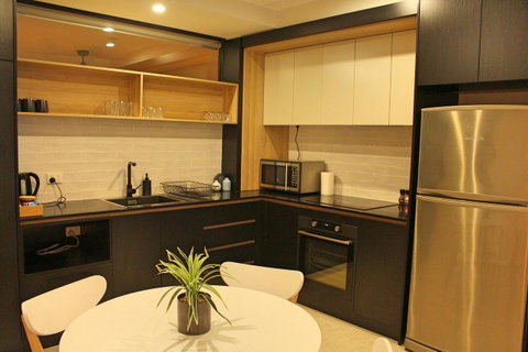Stylish, Modern, Cute As A Button - Braddon CBD - Maitland Accommodation 0