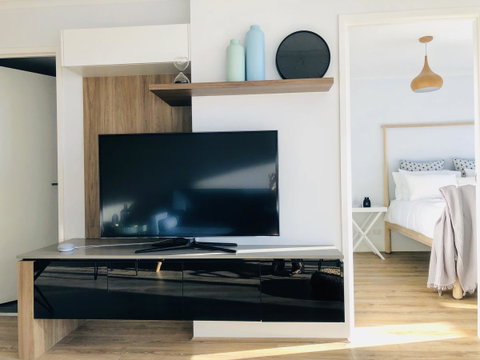Staying Places - The Avenue - Maitland Accommodation 9