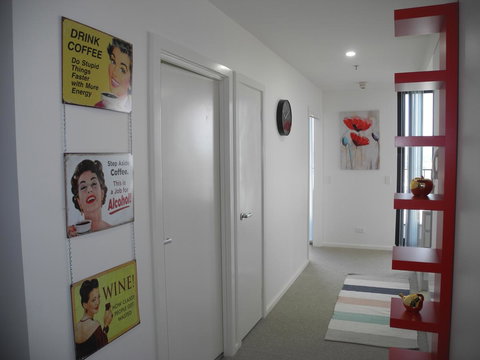 3BR Executive Apartment With Lake And Mountain Views - Maitland Accommodation 5