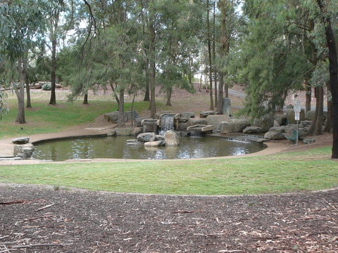 3BR Executive Apartment With Lake And Mountain Views - Maitland Accommodation 10