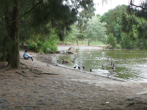 3BR Executive Apartment With Lake And Mountain Views - Maitland Accommodation 16