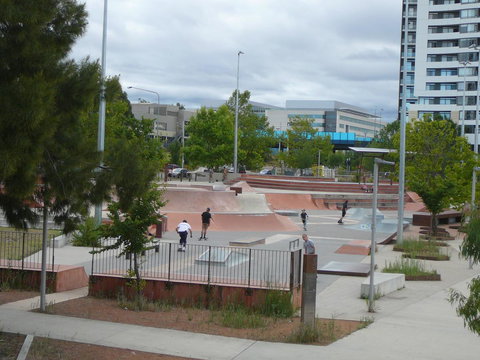 3BR Executive Apartment With Lake And Mountain Views - Maitland Accommodation 14