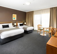 The Woden Hotel - Maitland Accommodation