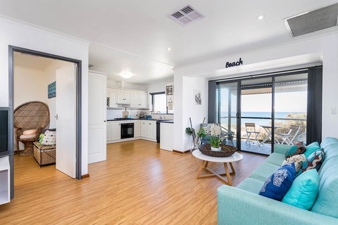 Blissful Beachfront Beachouse - Maitland Accommodation 7