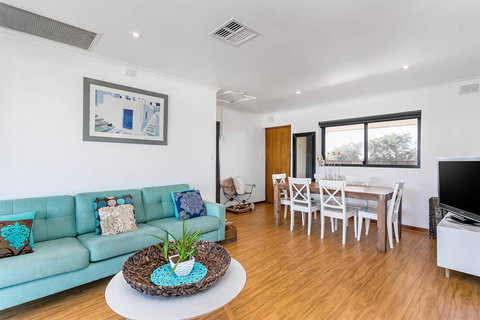 Blissful Beachfront Beachouse - Maitland Accommodation 5