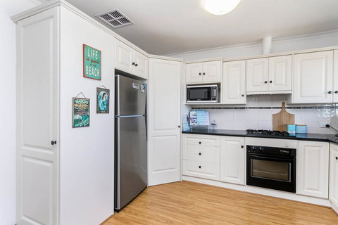 Blissful Beachfront Beachouse - Maitland Accommodation 9