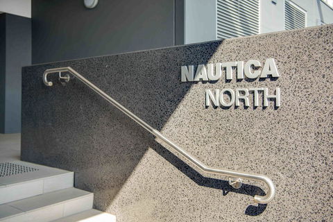Port Adelaide Executive Waterfront Apartment - Maitland Accommodation 31