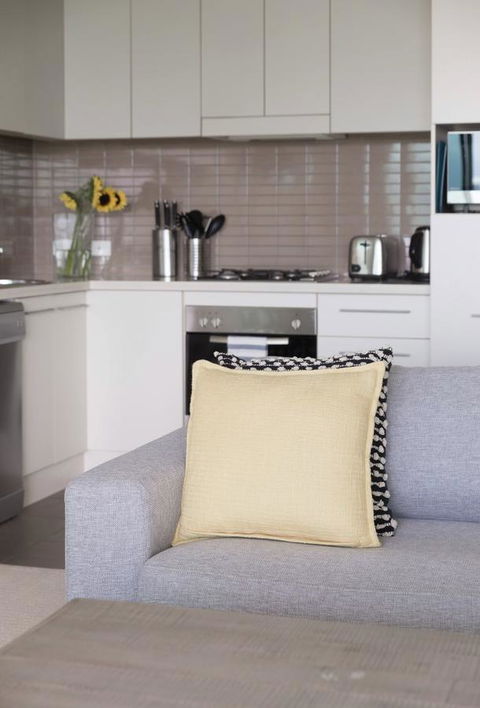 Port Adelaide Executive Waterfront Apartment - Maitland Accommodation 19