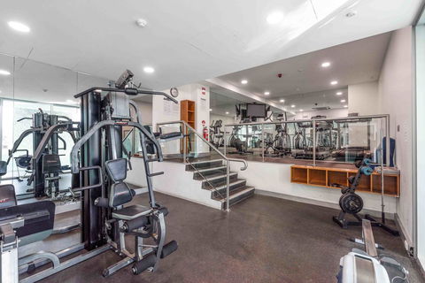 Port Adelaide Executive Waterfront Apartment - Maitland Accommodation 27