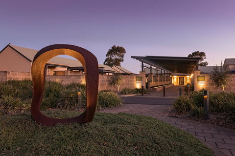 The Louise - Maitland Accommodation 26