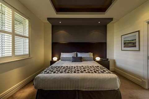 The Louise - Maitland Accommodation 11