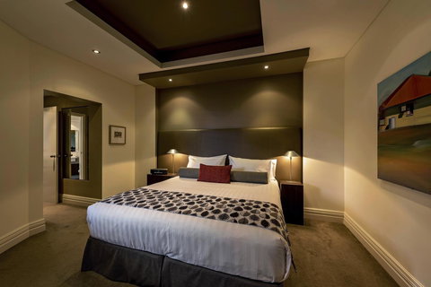 The Louise - Maitland Accommodation 12