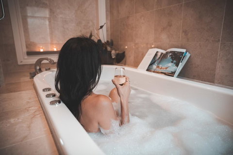 The Louise - Maitland Accommodation 9