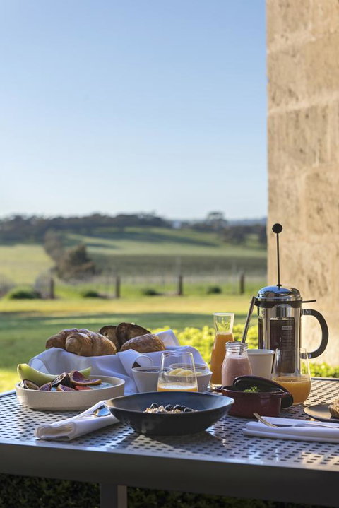 The Louise - Maitland Accommodation 14