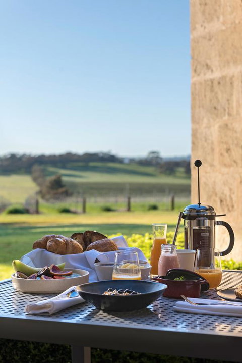 The Louise - Maitland Accommodation 38