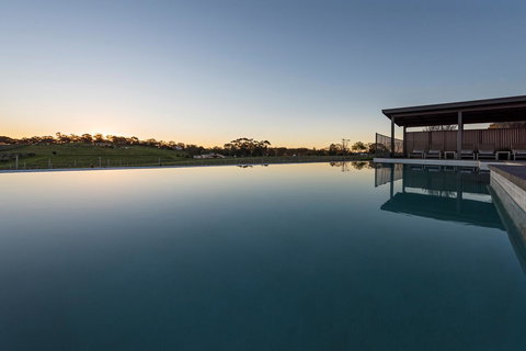 The Louise - Maitland Accommodation 43