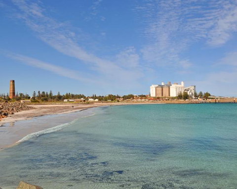 Wallaroo Marina Waterfront Luxe Apartment - Maitland Accommodation 3