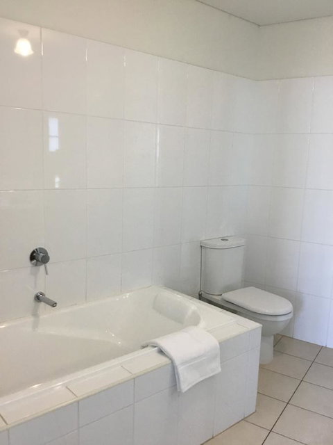 Wallaroo Marina Waterfront Luxe Apartment - Maitland Accommodation 19