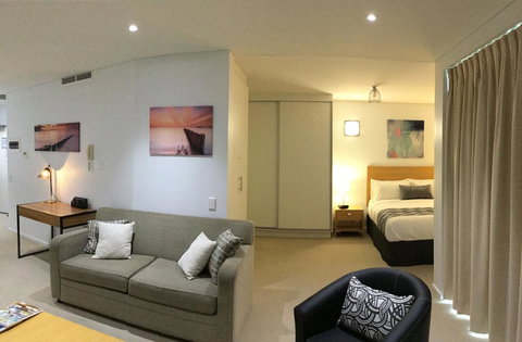 Wallaroo Marina Waterfront Luxe Apartment - Maitland Accommodation 8