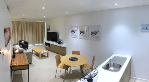 Wallaroo Marina Waterfront Luxe Apartment - Maitland Accommodation 4