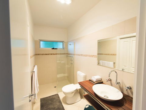 S T U D I O 22 Peaceful Retreat With Garden Views - Maitland Accommodation 6