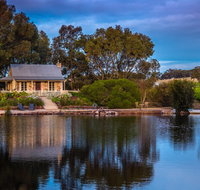 Stonewell Cottages and Vineyards - Maitland Accommodation