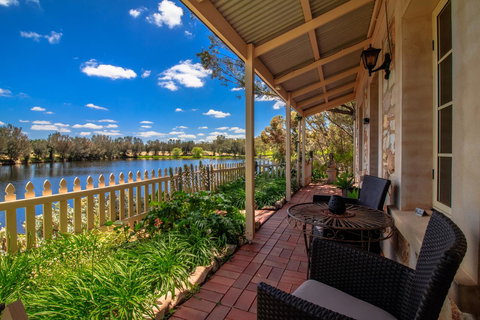 Stonewell Cottages And Vineyards - Maitland Accommodation 3