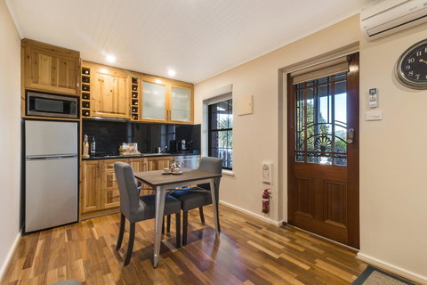Stonewell Cottages And Vineyards - Maitland Accommodation 11