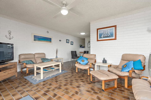 Sun & Surf Aldinga Beach Apartment - Maitland Accommodation 2