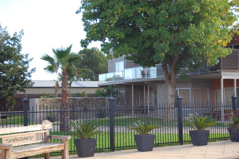 Barossa Valley Apartments - Maitland Accommodation 1