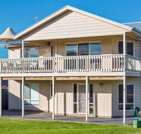 Rocks Beach House Victor Harbor - Maitland Accommodation