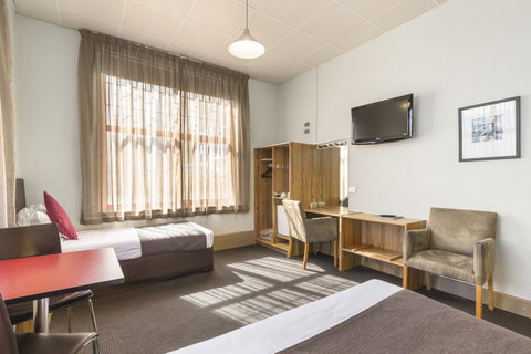 Adelaide Paringa - Maitland Accommodation 8