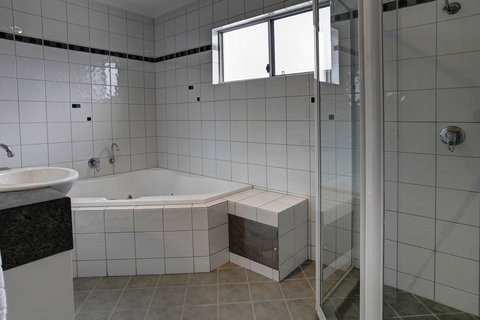 Tasman Beachside Apartment - Maitland Accommodation 10