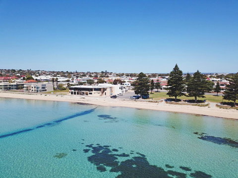 Tasman Beachside Apartment - Maitland Accommodation 12