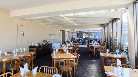 Bay Motel Hotel - Maitland Accommodation 9