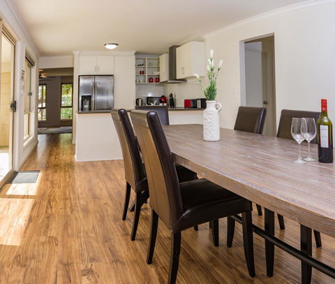 32 West B&B - Maitland Accommodation 0