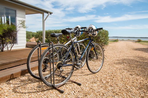 Coorong Waterfront Retreat - Maitland Accommodation 5