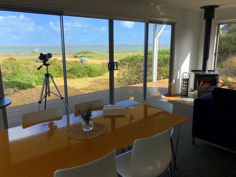 Coorong Waterfront Retreat - Maitland Accommodation 7