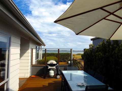Coorong Waterfront Retreat - Maitland Accommodation 17