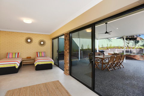 Port Of Call - Port Willunga - C21 SouthCoast Holidays - Maitland Accommodation 22