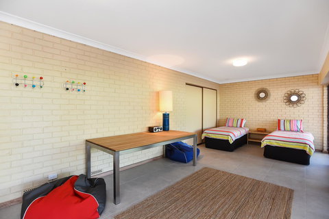 Port Of Call - Port Willunga - C21 SouthCoast Holidays - Maitland Accommodation 21
