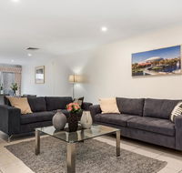 Close to City - Spacious 3 Bedroom Townhouse - Maitland Accommodation