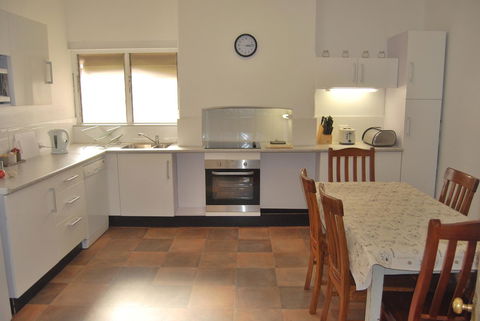 Jacaranda Cottage - Maitland Accommodation 3