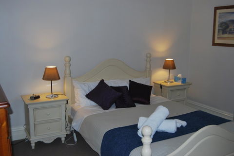 Jacaranda Cottage - Maitland Accommodation 4
