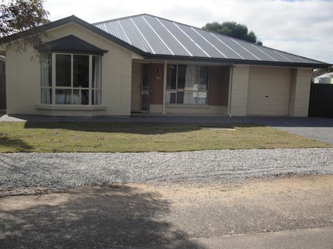 White Sands Retreat - Maitland Accommodation 0